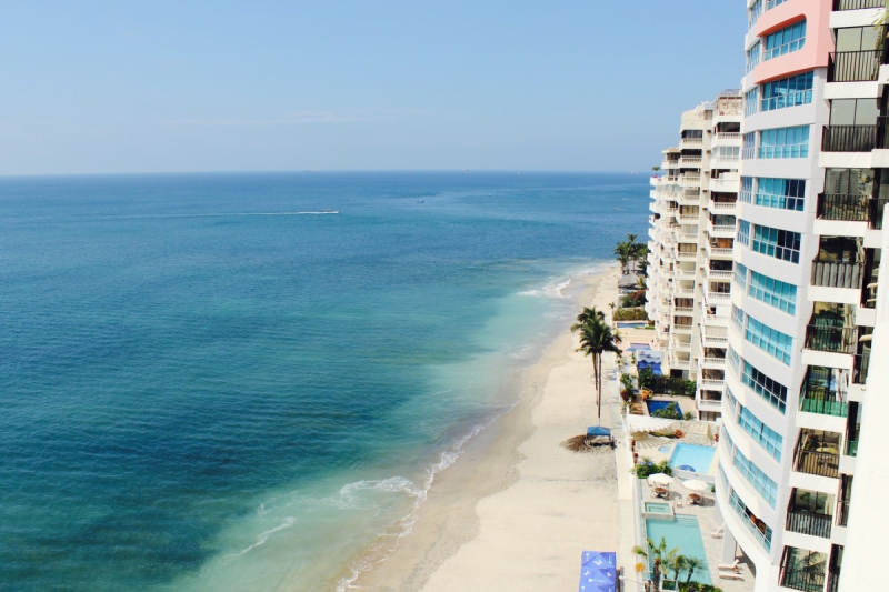 chambre-hote-BRUE AURIAC-min_beach_ocean_shore_hotel_palm_tree-33726